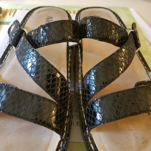 Sold!  Alegria sandal, black leather, size 8 - Picture 3 of 7